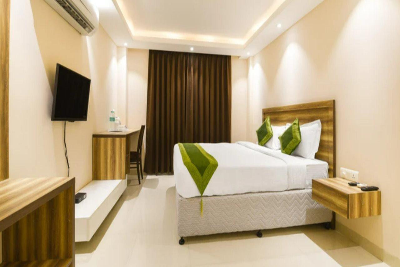 Treebo Iffco Chowk Gurgaon Exterior photo