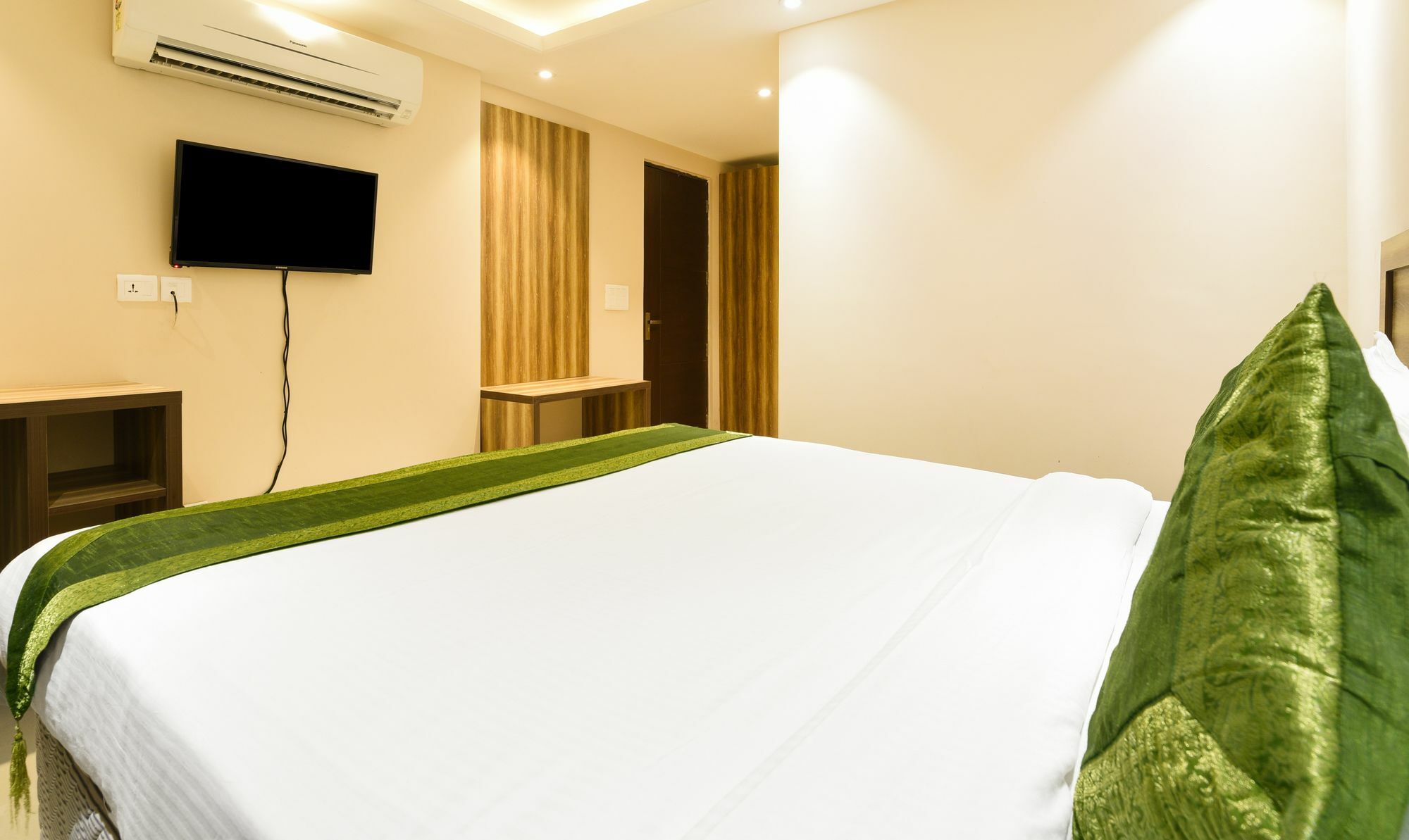 Treebo Iffco Chowk Gurgaon Exterior photo